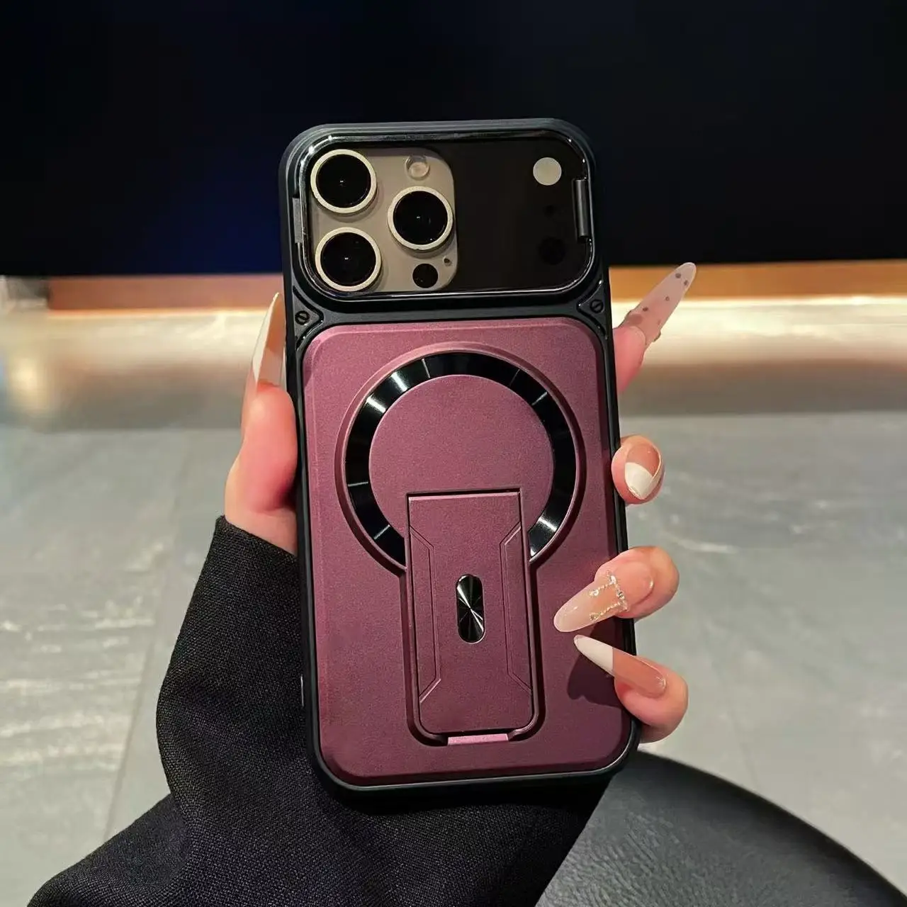 Custodia magnetica pieghevole  - Camera Lens Protector recensione e prezzo